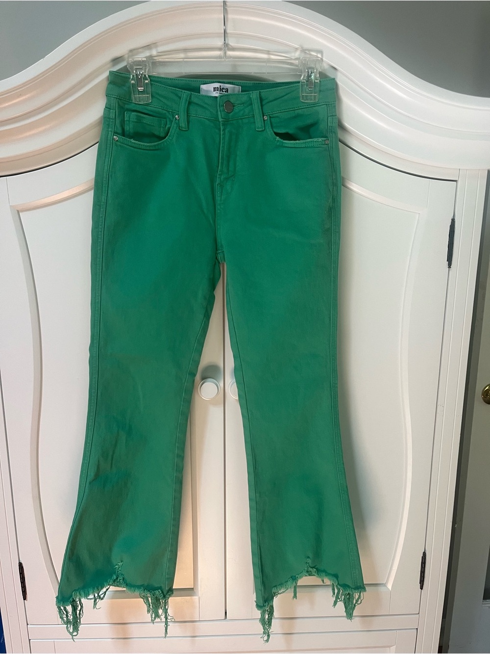 Mica Green Frayed Hem
Women's Jeans size 26
